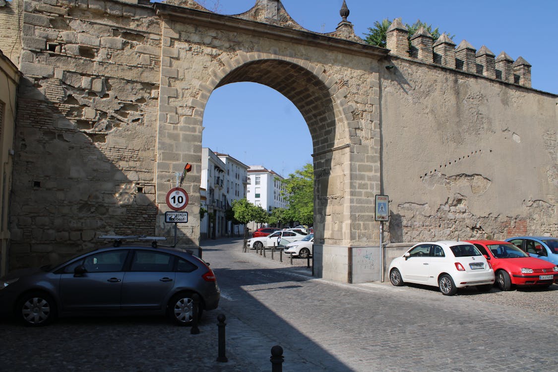 arco de la muralla del arroyo