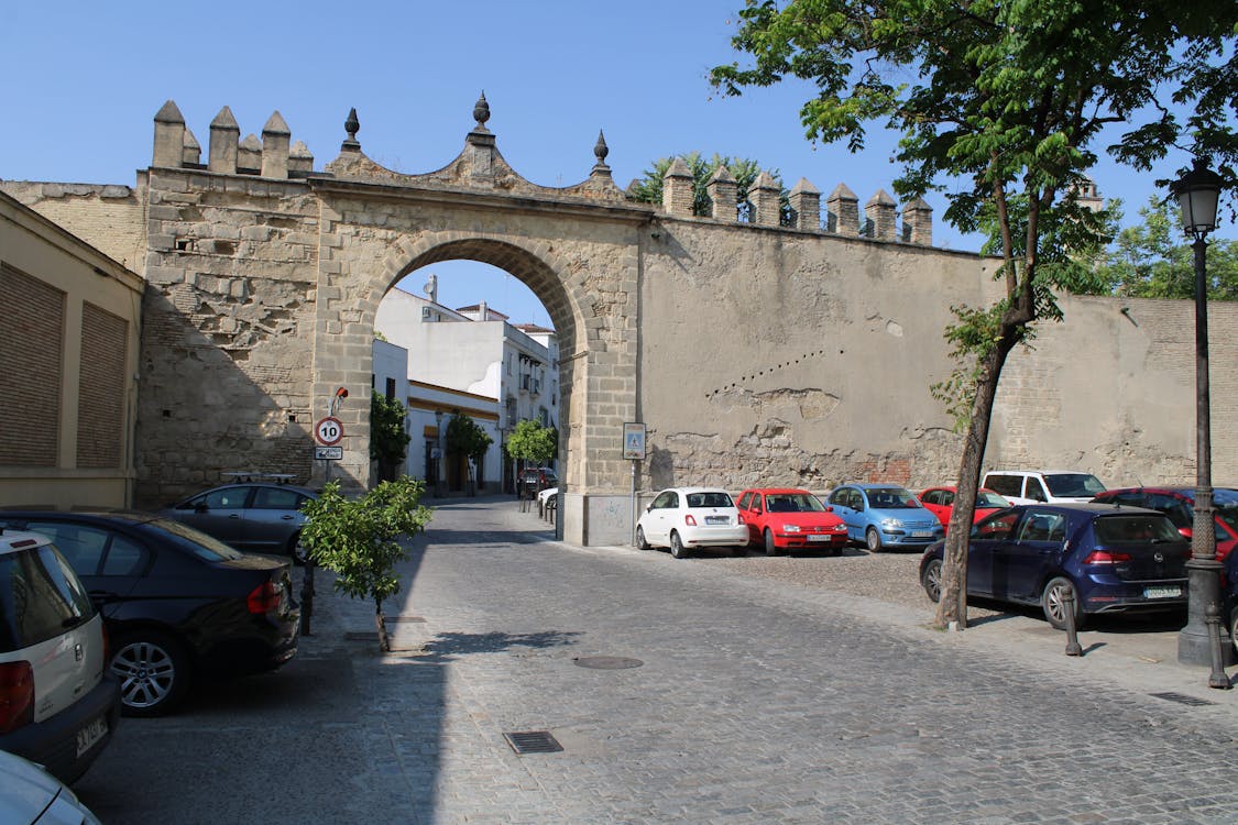 arco de la muralla del arroyo