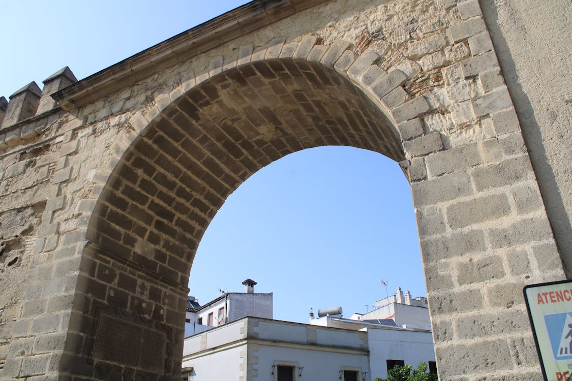 arco de la muralla del arroyo