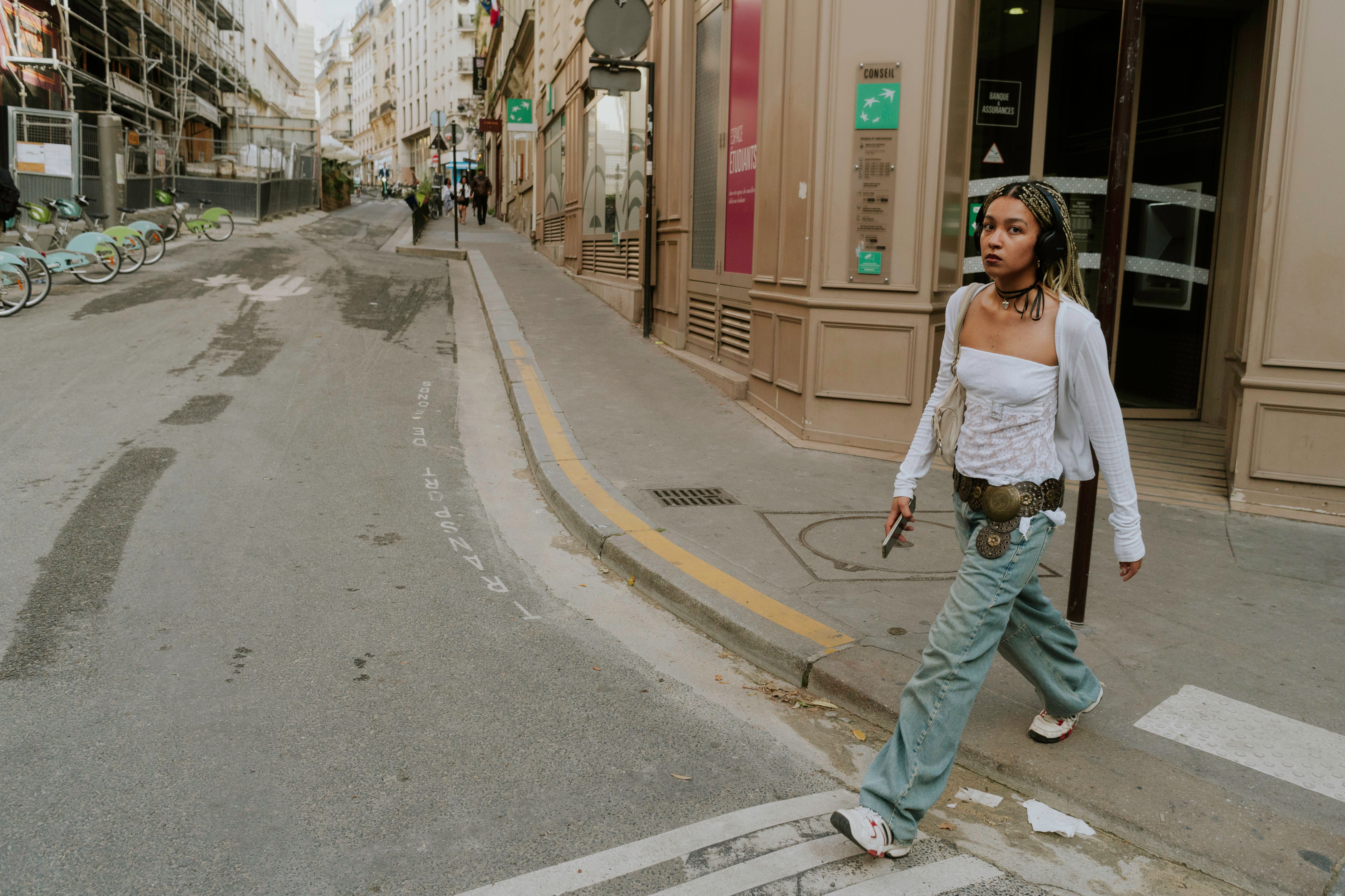 Le Dialogue Invisible : Comment l'État de Votre Peau Façonne le Choix de Votre Tenue Assortie
