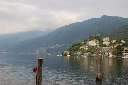 Fotobanka s bezplatnými fotkami na tému ascona, hory, jazero