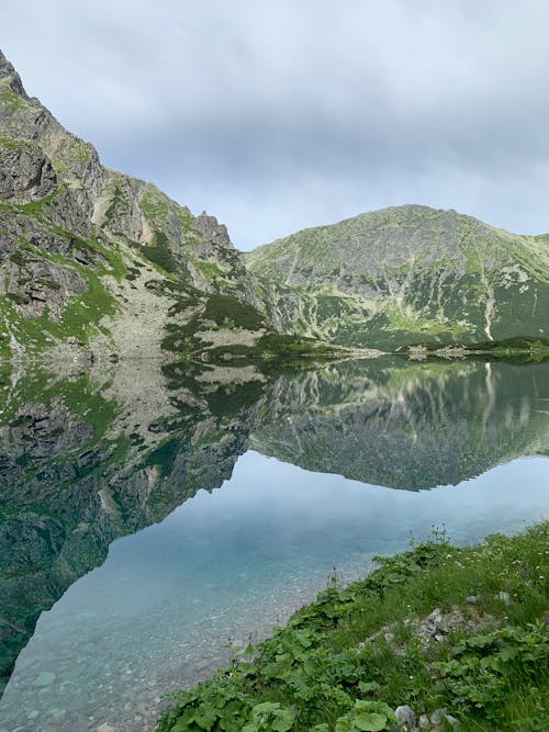 Foto profissional grátis de lago, montanhas, paisagem