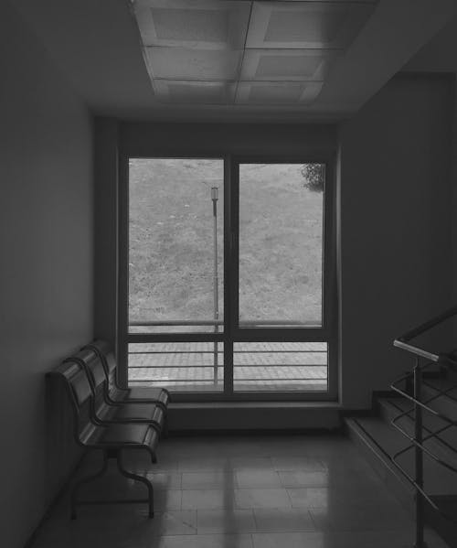Kostnadsfri bild av fönster, gråskale, korridor