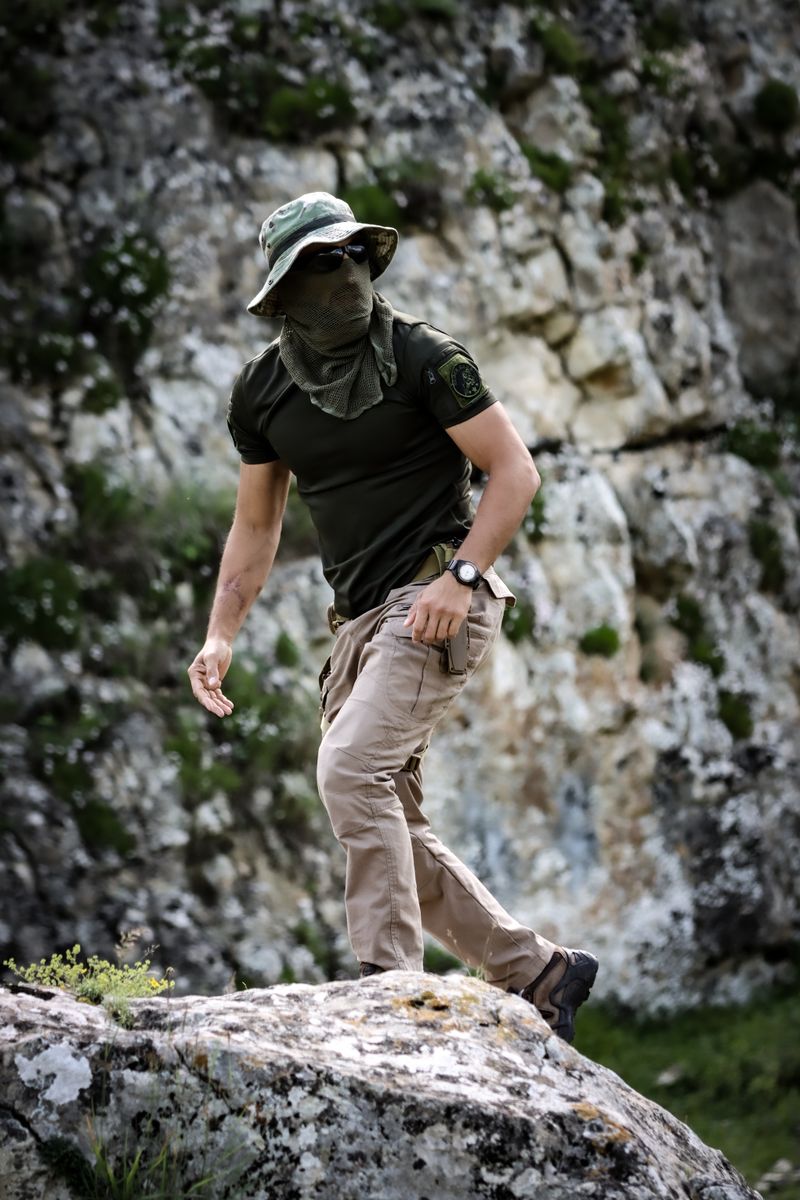 Sportbrille beim Wandern in den Bergen