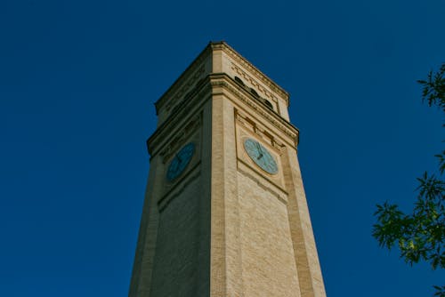 Základová fotografie zdarma na téma hodinová věž, hodiny, modrá obloha
