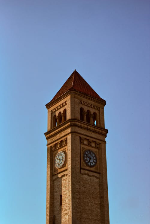 Základová fotografie zdarma na téma hodinová věž, hodiny, modrá obloha