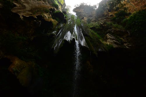 Безкоштовне стокове фото на тему «вода, Водоспад, гора»