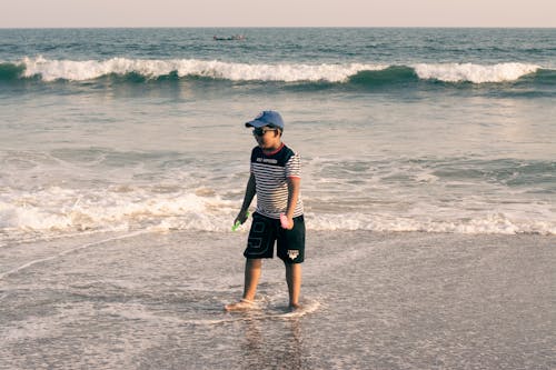 바다, 선글라스, 소년의 무료 스톡 사진