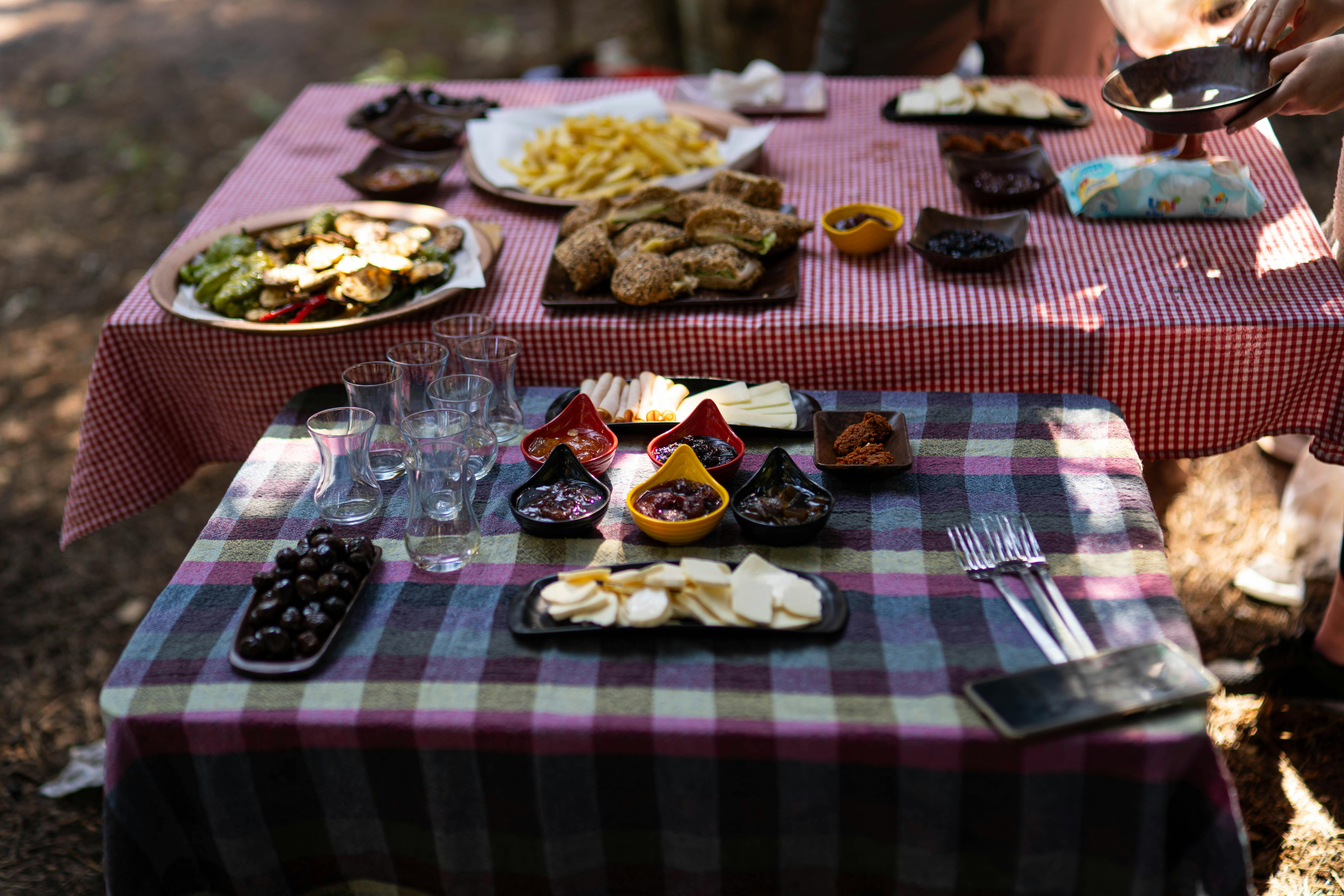 Les Meilleures Astuces pour Réussir un Apéritif Convivial