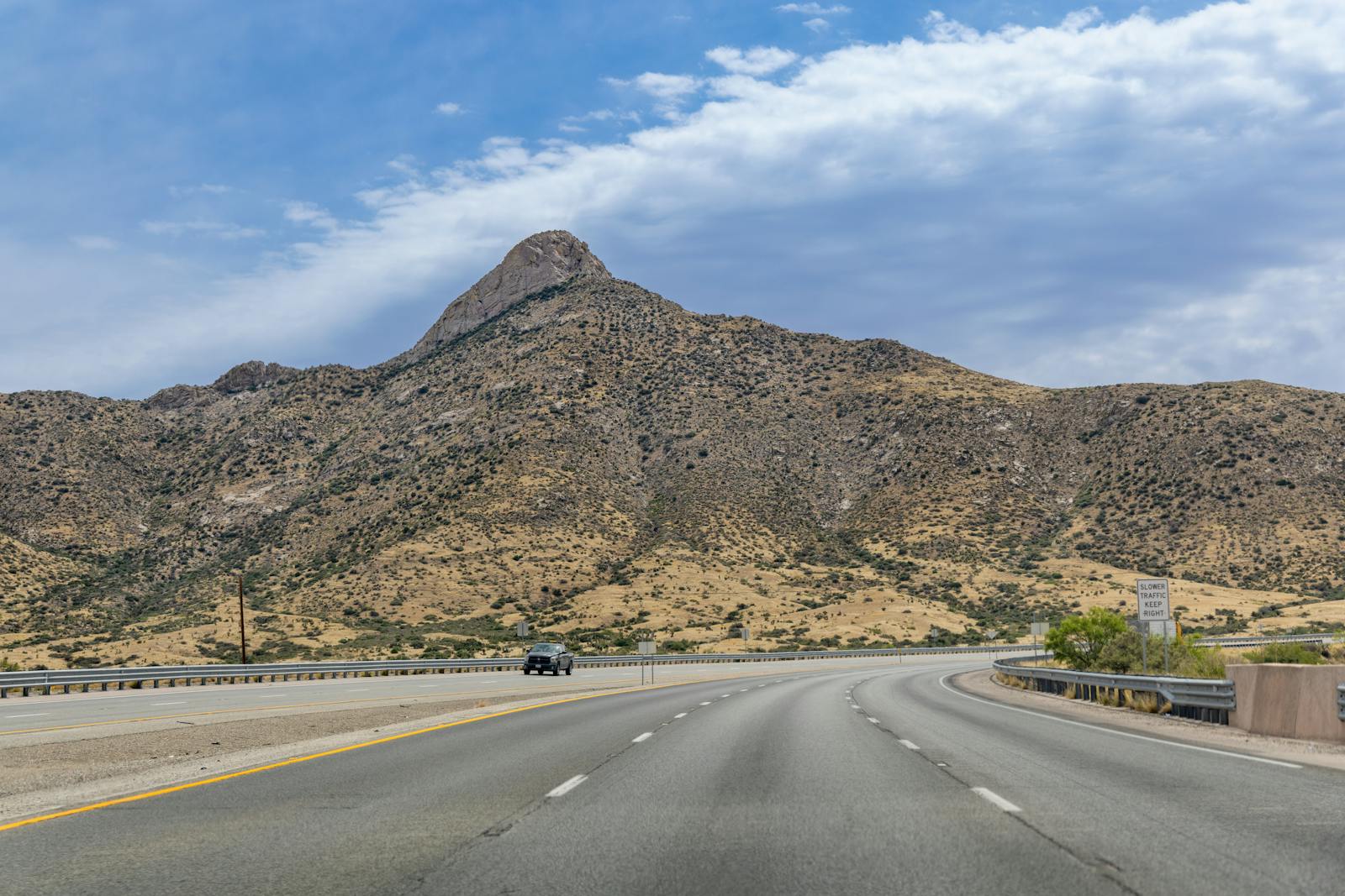 El Paso desert landscape with mountains
