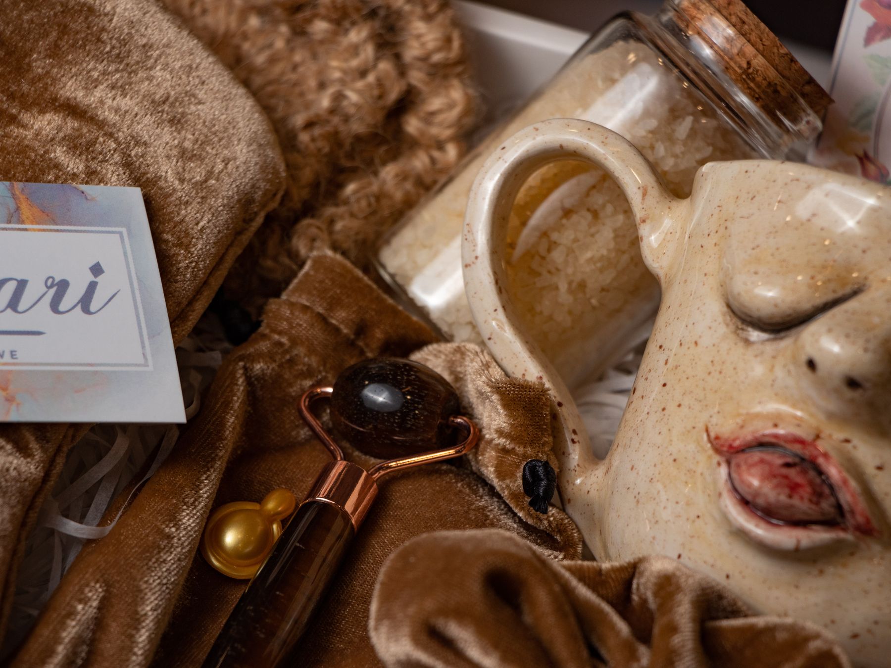 Ogmore-by-Sea — professional packers wrapping and boxing belongings