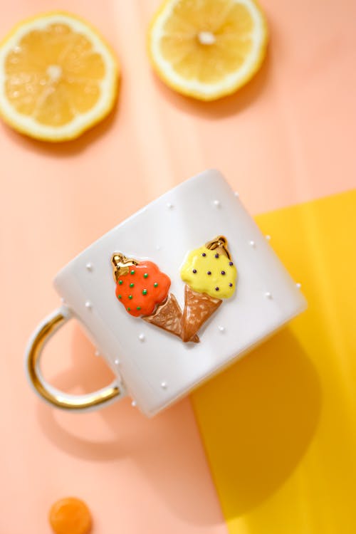 Foto profissional grátis de caneca, fatias, fruta