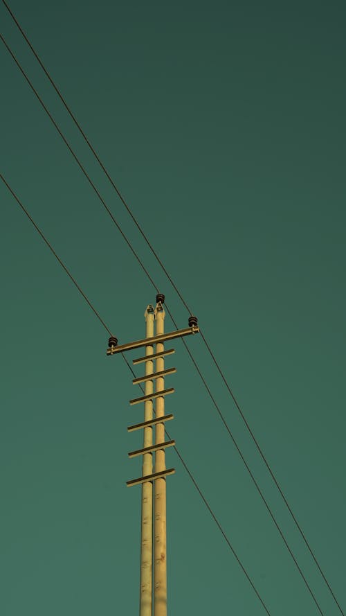 Fotobanka s bezplatnými fotkami na tému distribúcia, drôty, elektrická energia