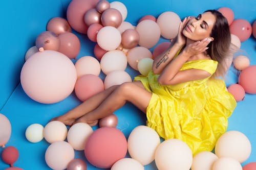 Základová fotografie zdarma na téma balóny, brunetka, módní fotografie