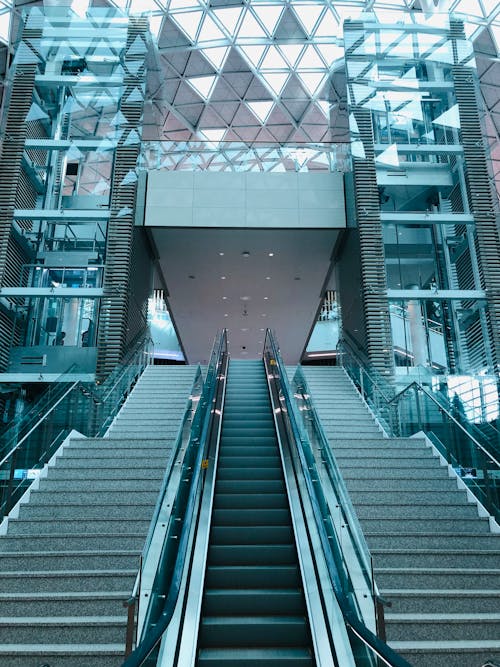 Foto Von Rolltreppe Und Treppe