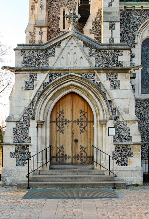 Бесплатное стоковое фото с англиканская церковь, архитектурные детали, вертикальный выстрел