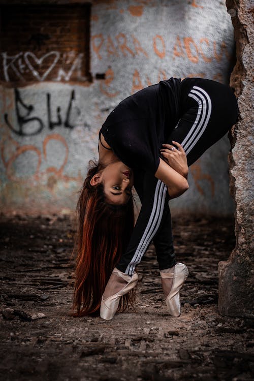 Free Woman Doing Ballet Figure Stock Photo