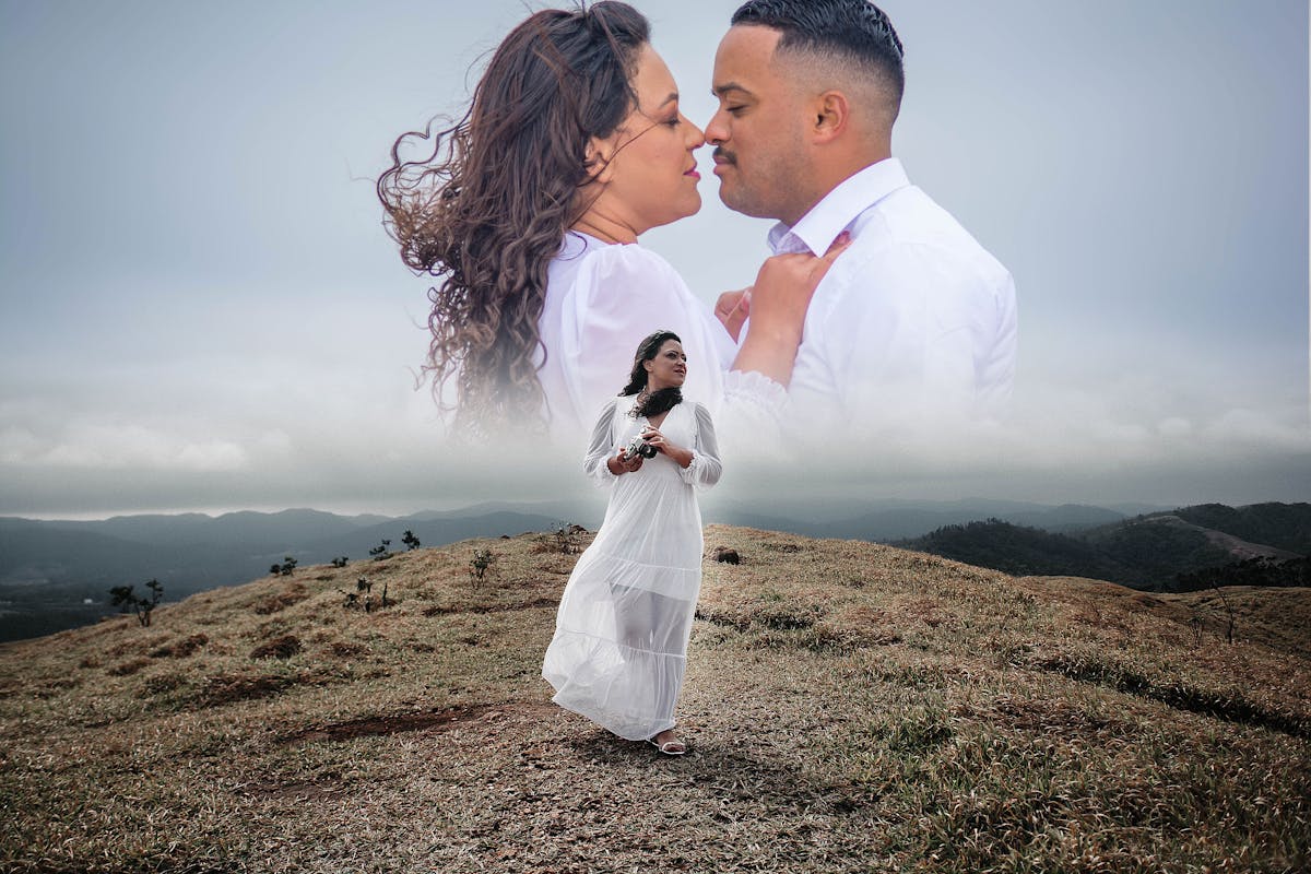 Two Formula 1 cars fighting closely through a chicane