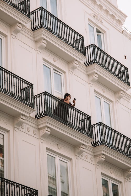 Immagine gratuita di balconi, bianco, città