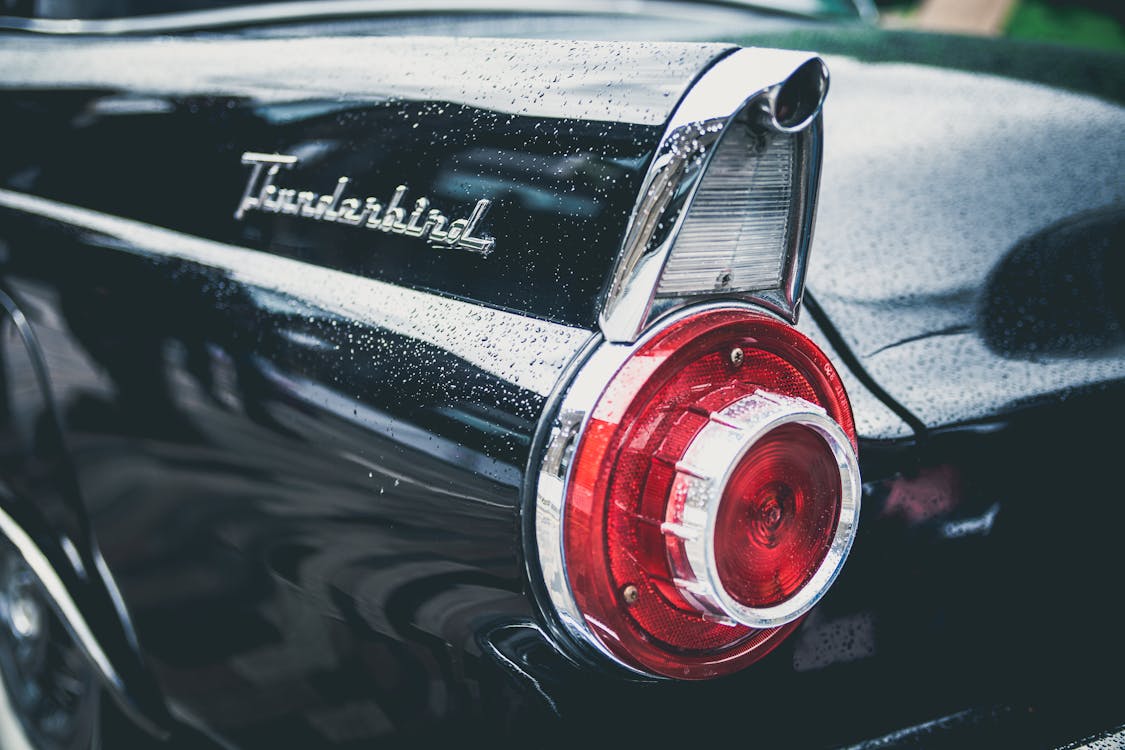 бесплатная автомобиль Black Thunderbird Стоковое фото