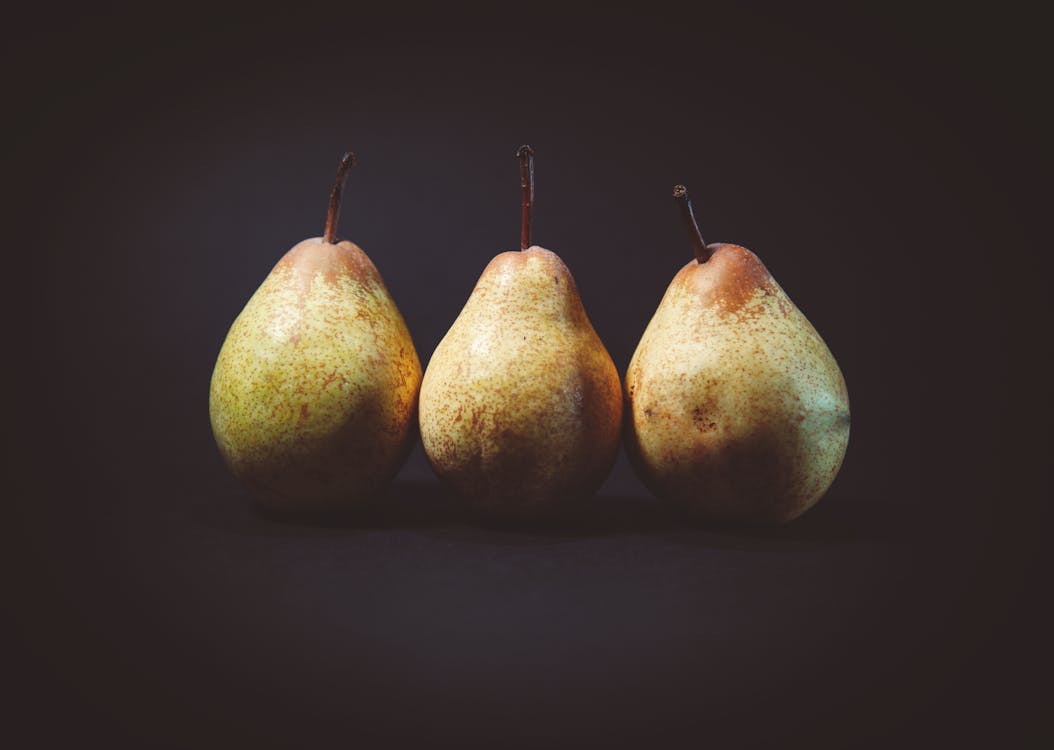 7 Health Benefits of Eating Pears at Night