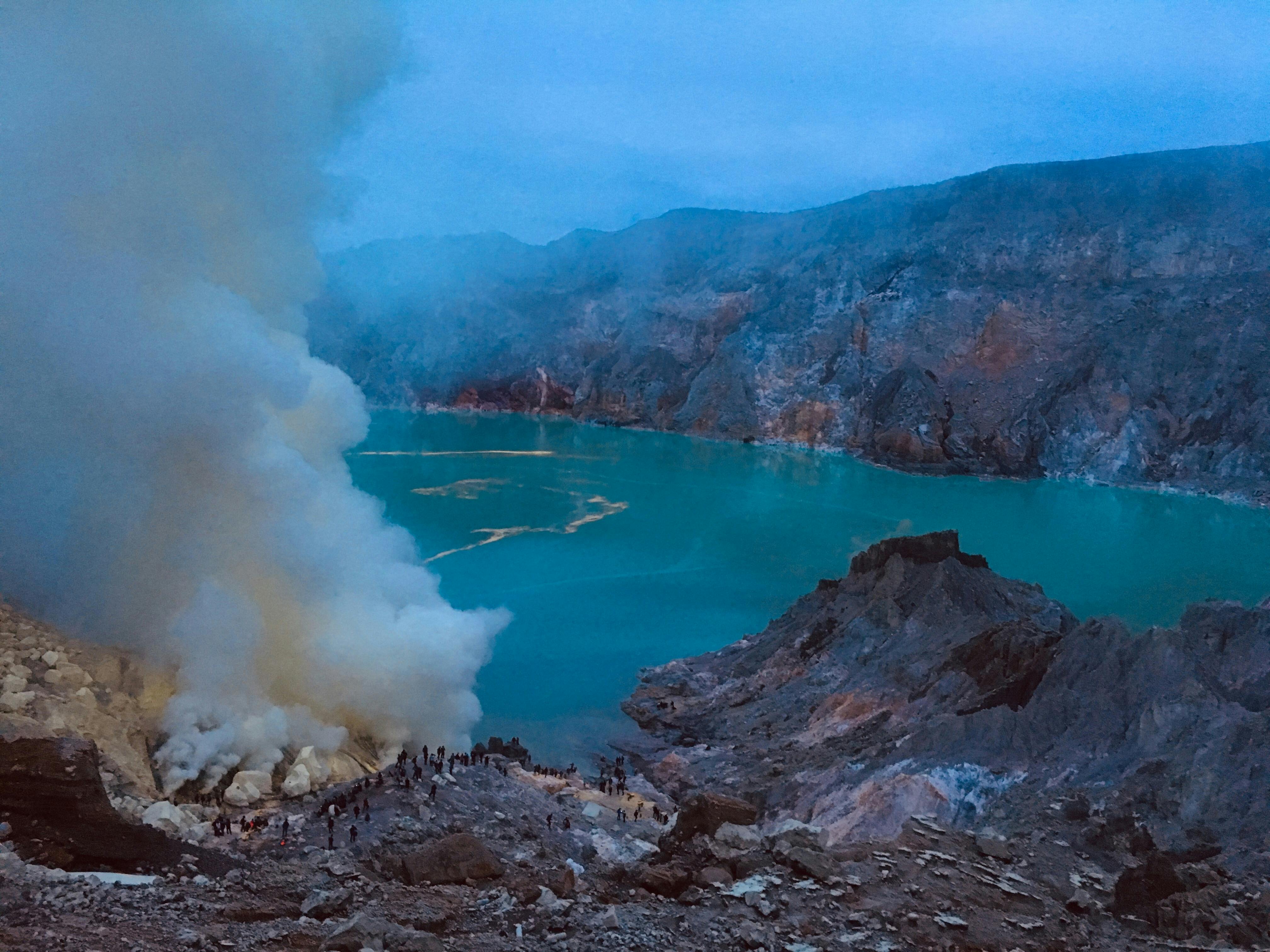 Kostenloses Foto zum Thema banyuwangi blaues  feuer  ijen  