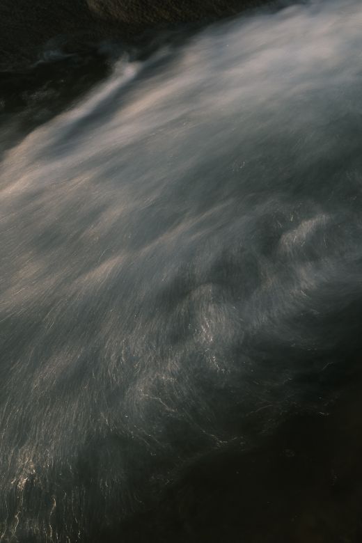 Long exposure of flowing water — Matias Mango on Pexels