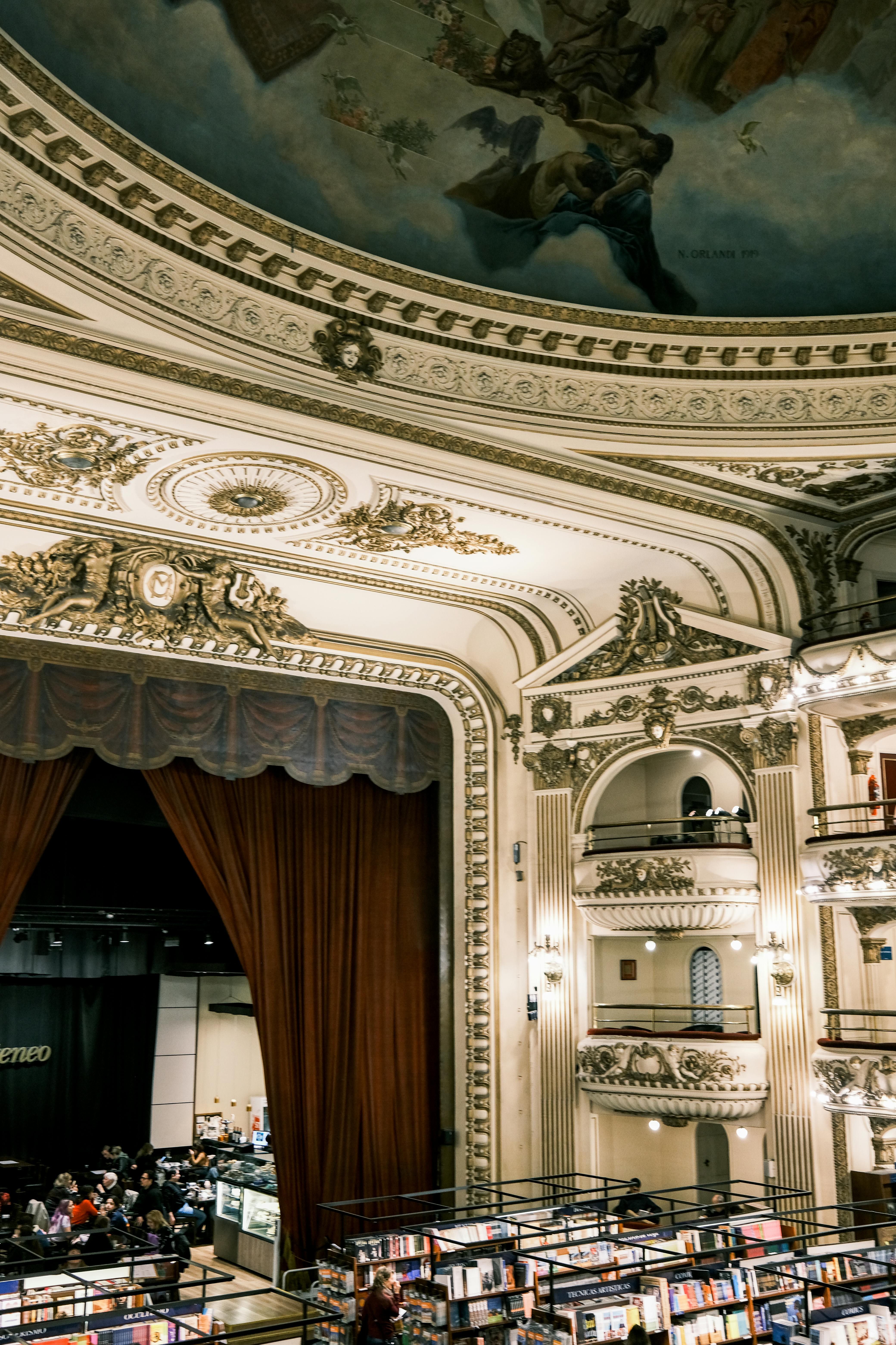 Free Discover the magnificent El Ateneo Grand Splendid, an iconic bookstore in Buenos Aires. Stock Photo