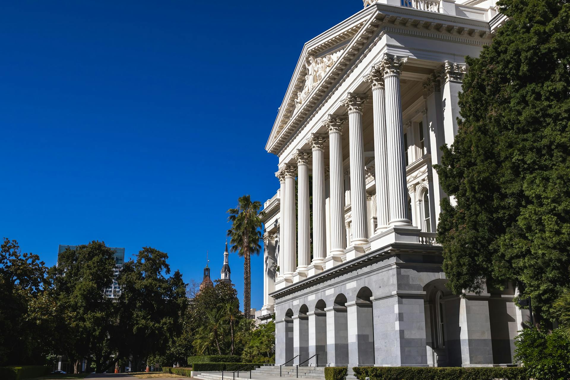 Columns in California State Capitol Museum Building