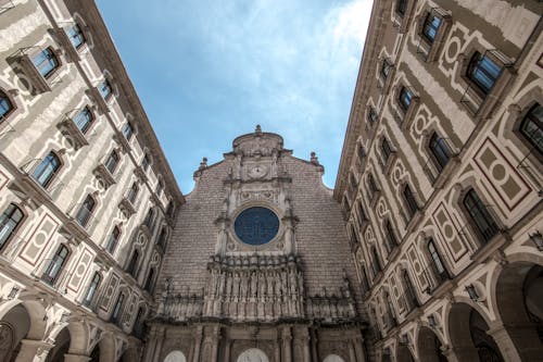 Безкоштовне стокове фото на тему «абатство, абатство Санта Марія, жаб’яча перспектива»