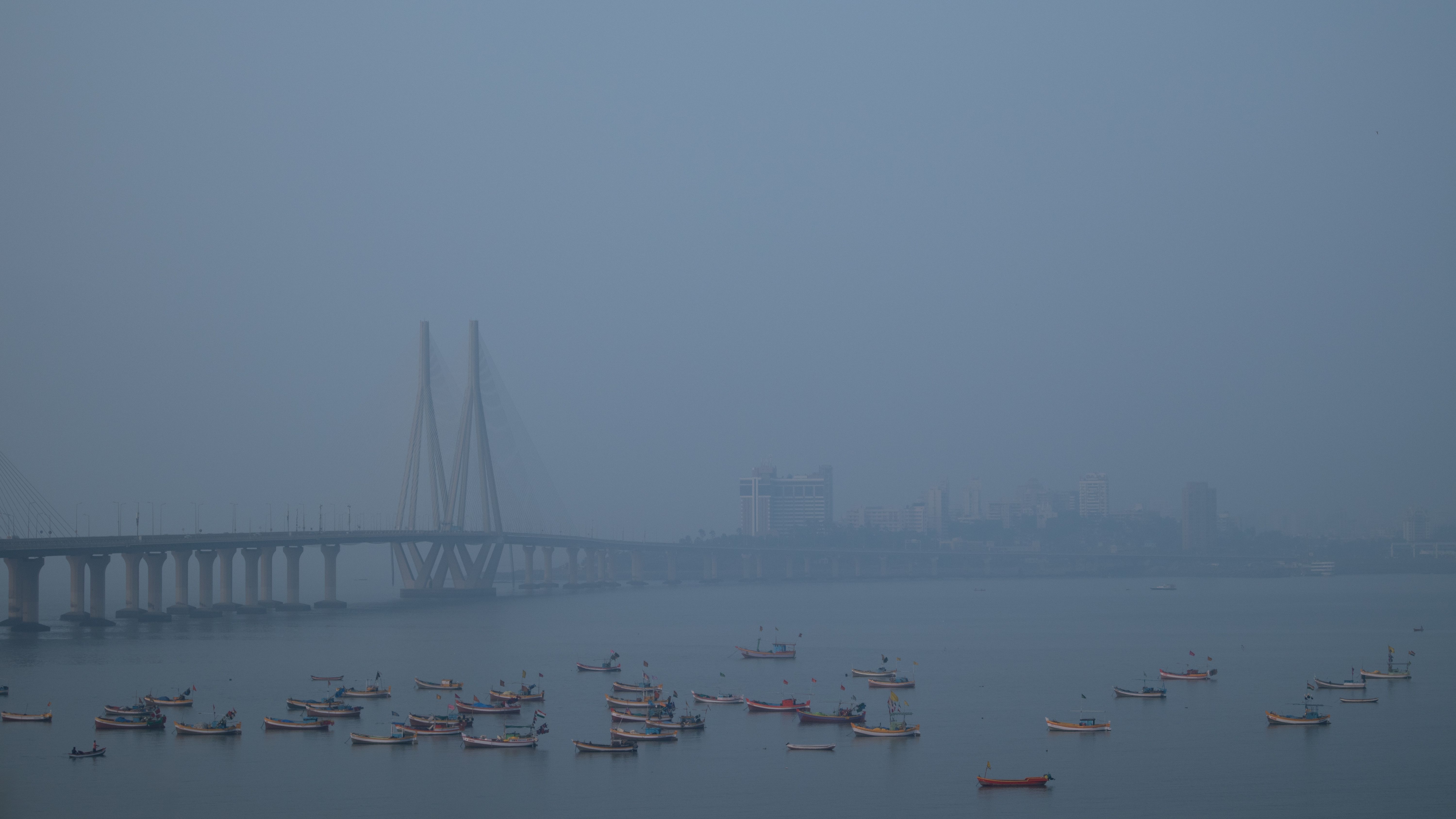 Harbour Line hop to Goregaon or Vashi