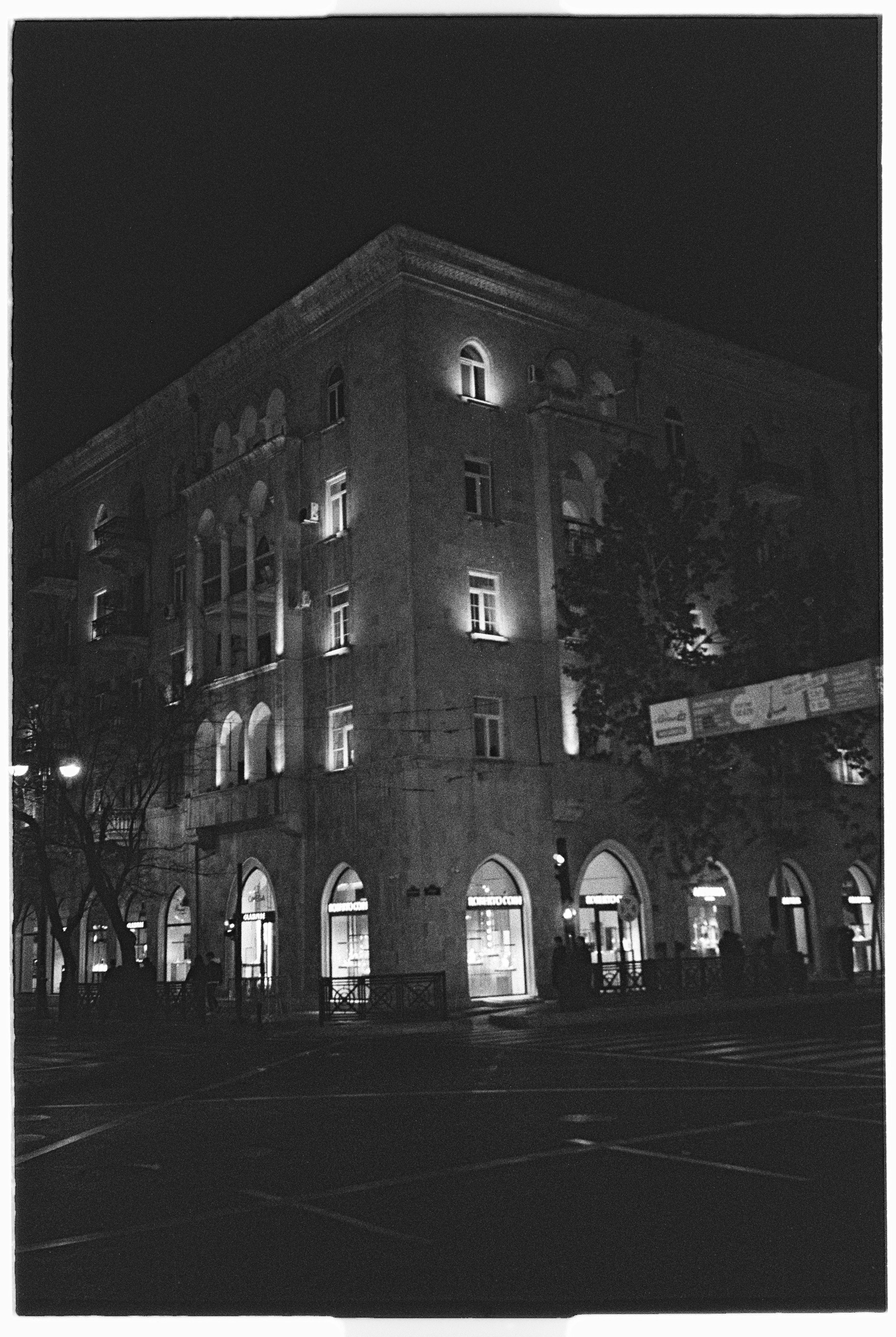 Free Elegant black and white city corner at night in downtown Baku, Azerbaijan. Stock Photo