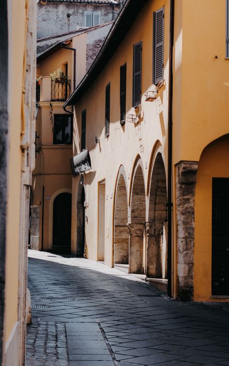 Narrow Imagegery Narrow Alley Along Historic Townhouses · Free Stock Photo