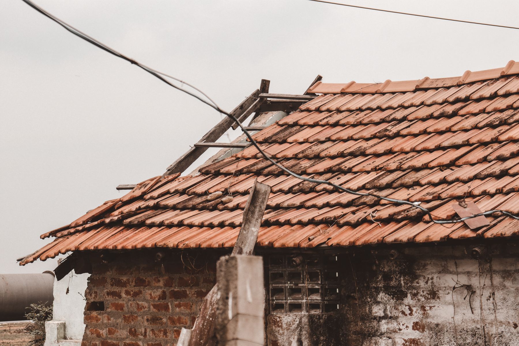 Roofing inspection and project detail