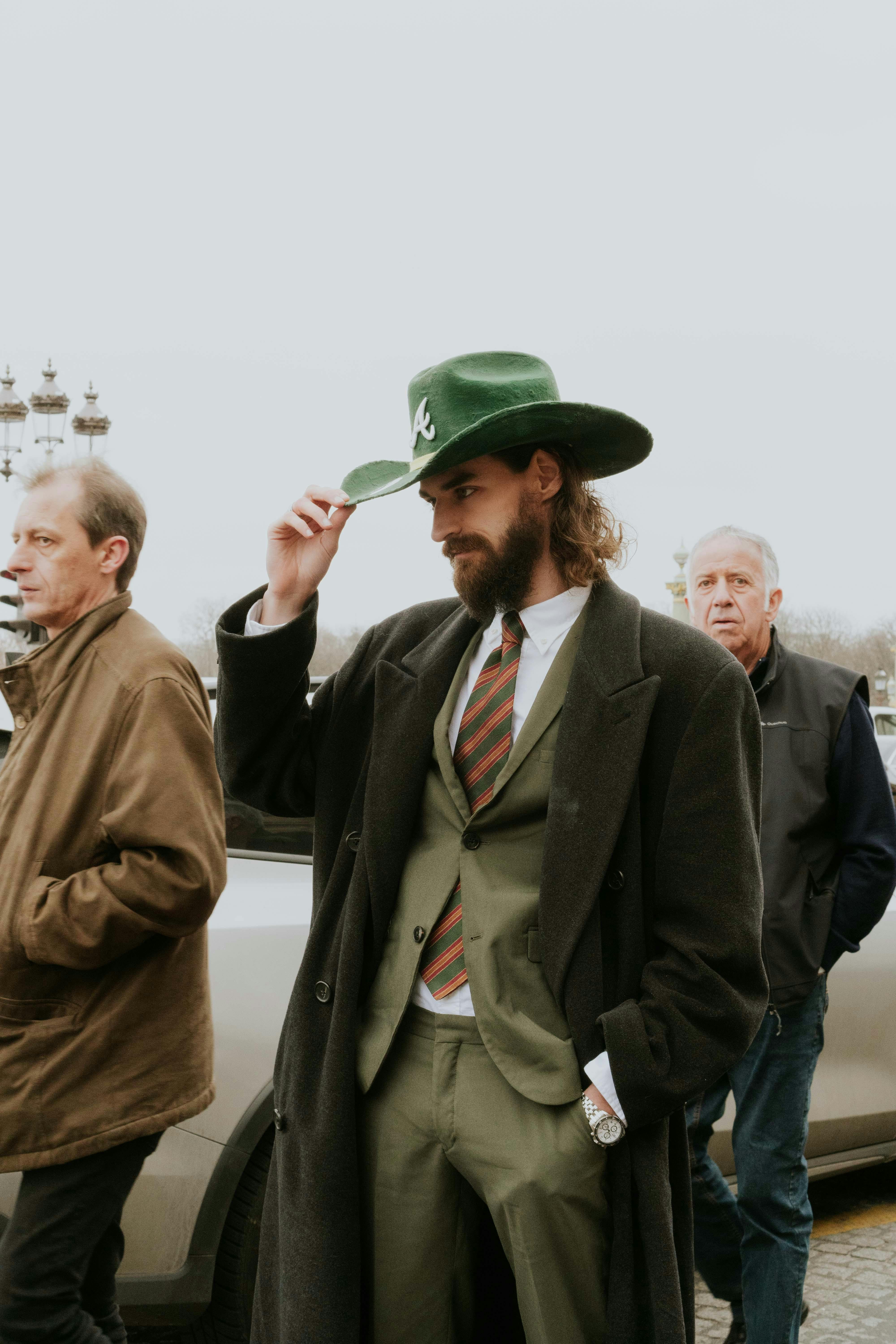 grátis Foto profissional grátis de @exterior, abrigo, acessórios para cabeça Foto profissional