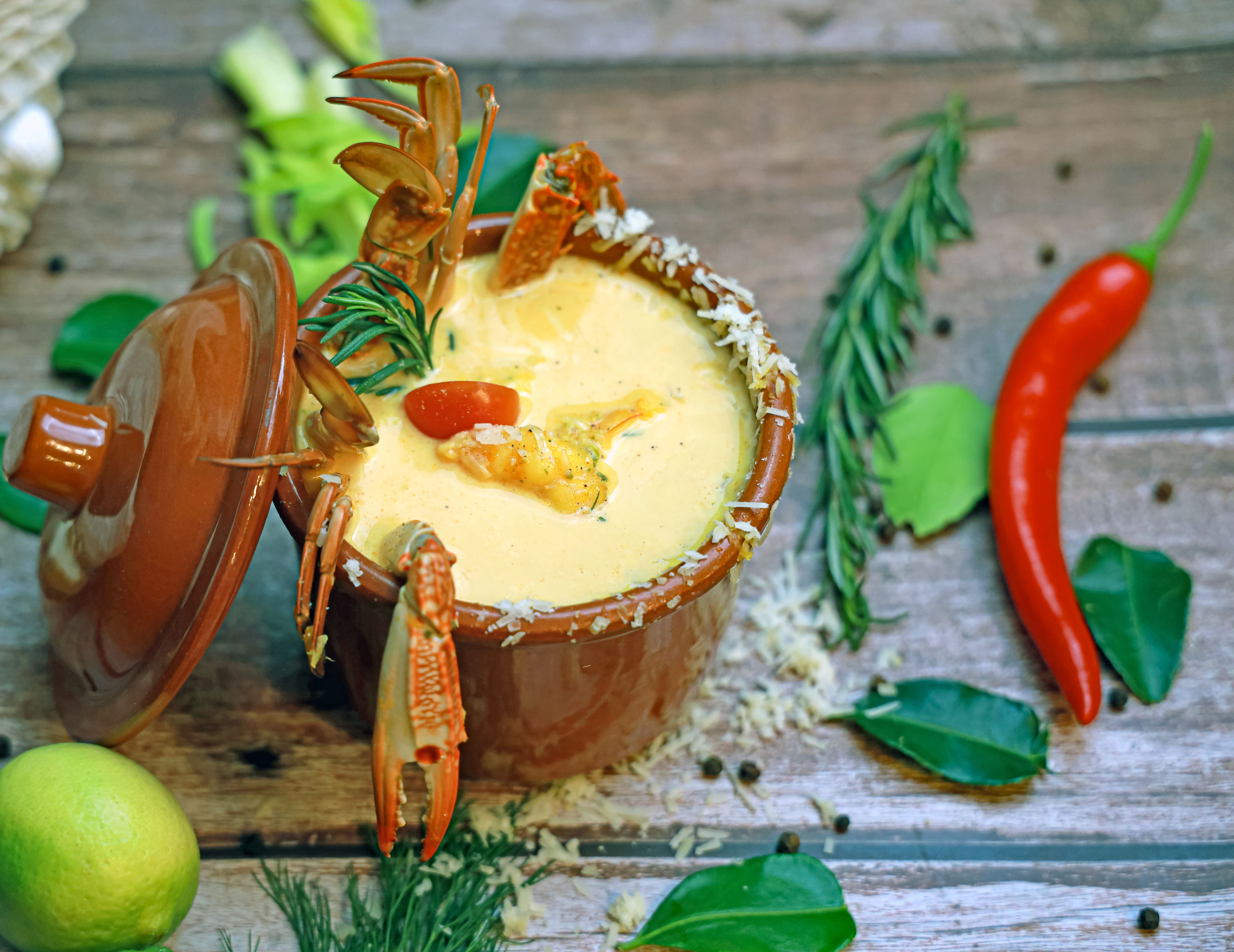 Singapore's Best Chili Crab and Seafood: 7 Must-Try Restaurants and Stalls