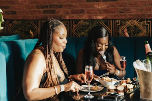 Gratis stockfoto met Afro-Amerikaanse vrouwen, dineren, eetcafé