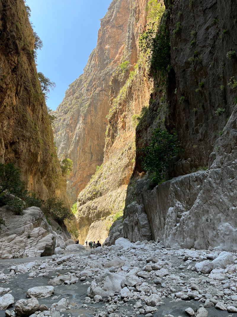 Gorge & mountain hikes