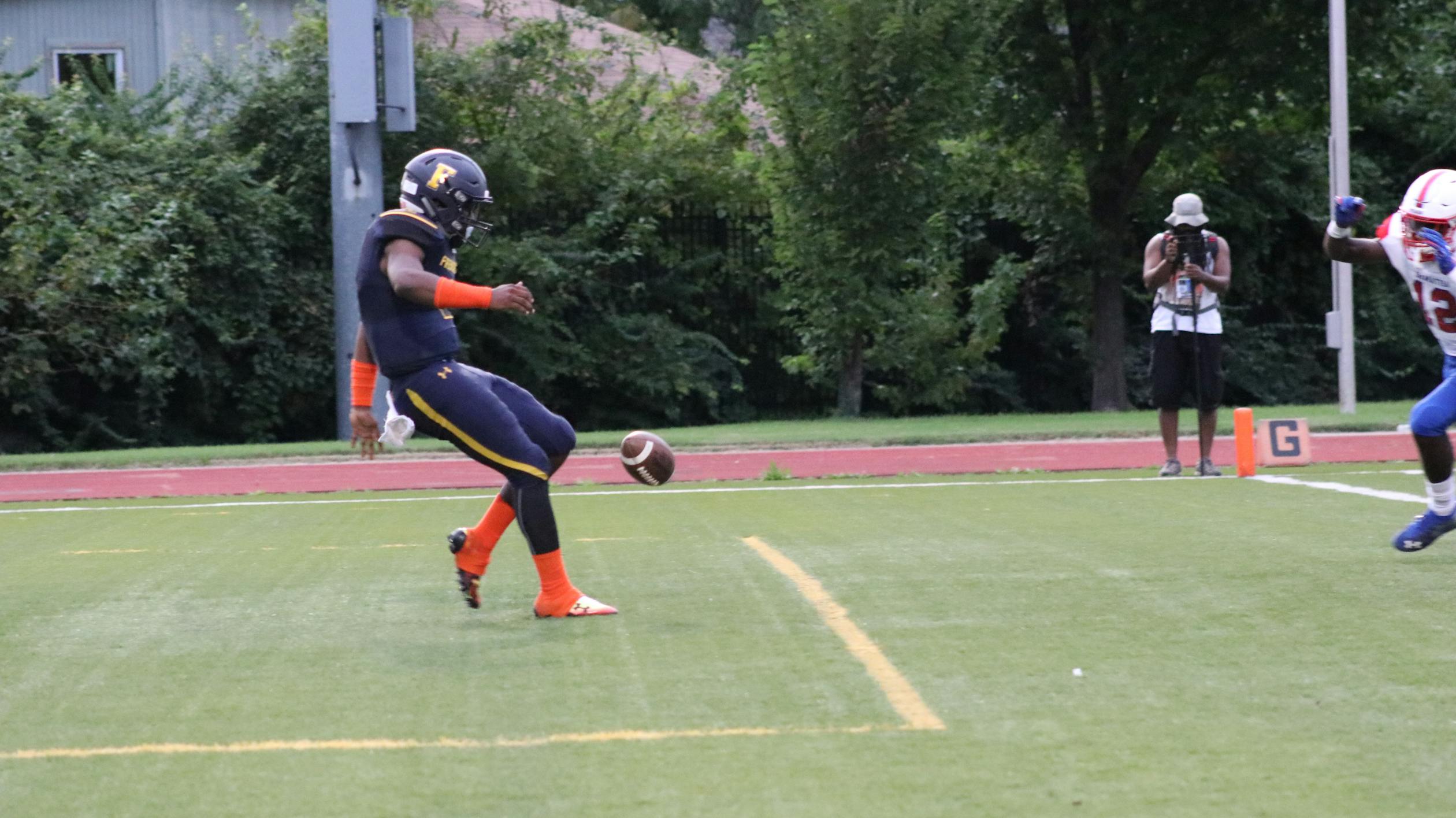 Kamel Trekking Abu Dhabi Ultimative Wüstenoase 2026 1 Kamel Trekking Abu Dhabi in der weiten goldenen Wüste bei Sonnenuntergang