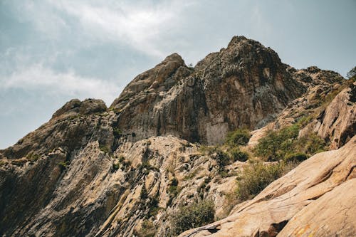 Foto profissional grátis de cenário, colina, corroído