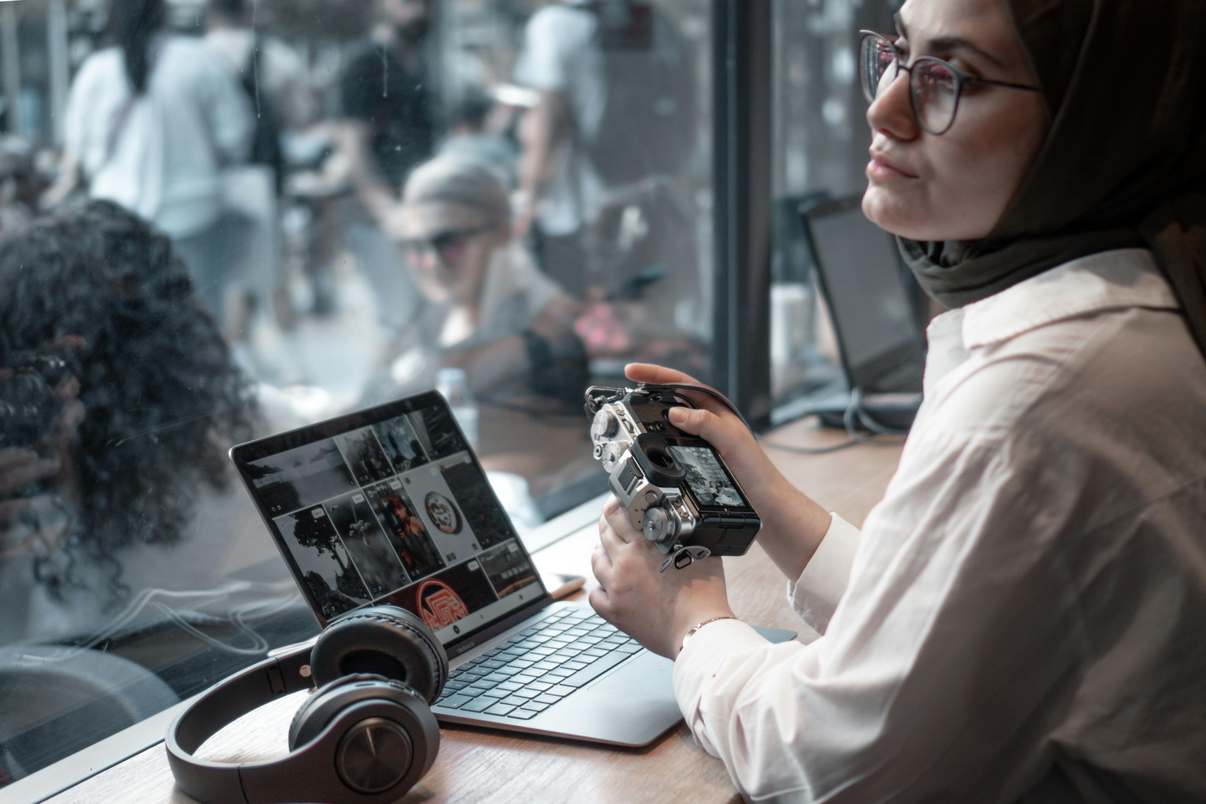 I’ve Been a Digital Nomad for Over 7 Years—These Are My 5 Favorite Remote Work Destinations — Photo by Beyzanur K. on Pexels