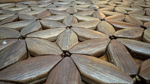 light glare on brown wood grain pattern