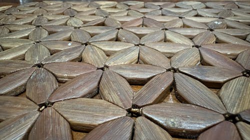 light glare on brown wood grain pattern