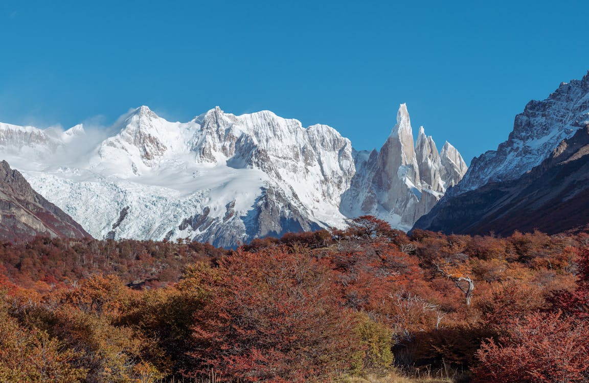 Photos gratuites de abrupt, couvert de neige, montagnes