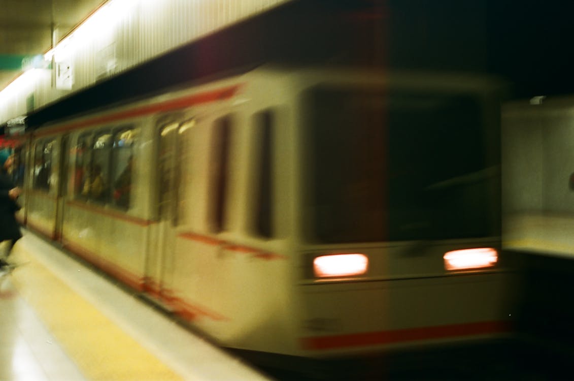 Foto profissional grátis de estação de metrô, estrada de ferro, ferrovia