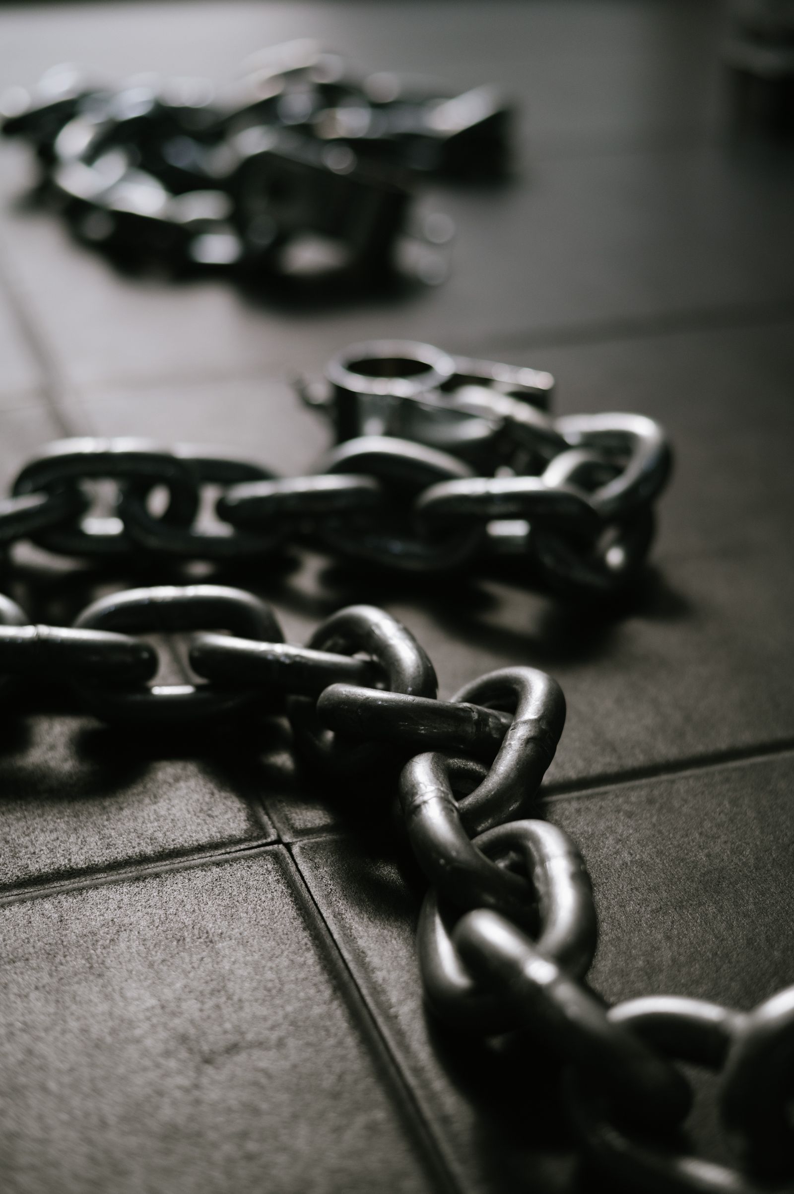 Metall Chain Metal Chain in Grayscale and Closeup Photo · Free Stock Photo