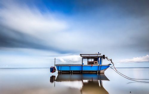 Free cinematic realistic boat panorama Stock Photo