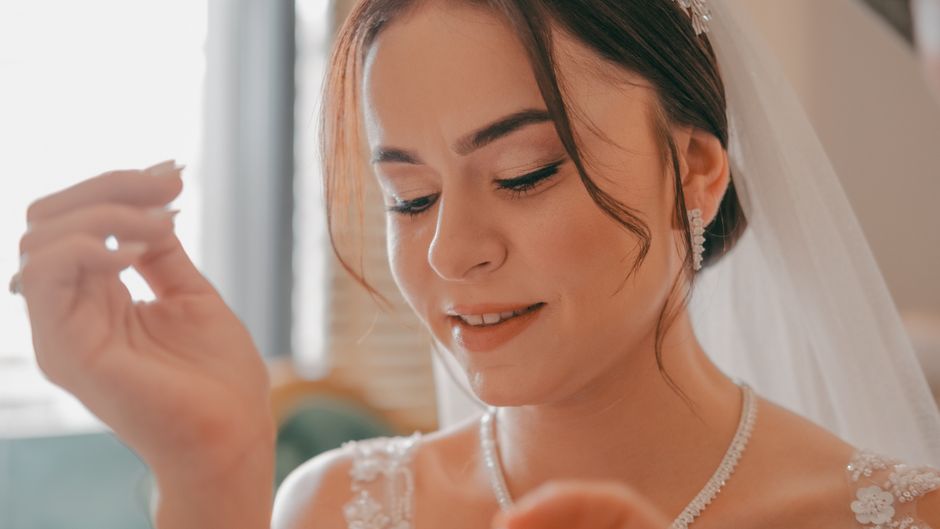 doğal görünümlü makyaj nasıl yapılır? konusunu açıklayan görsel