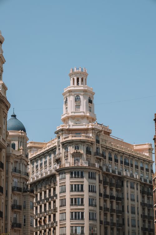 Free Majestic building architecture in Valencia under a clear blue sky, showcasing classic design. Stock Photo