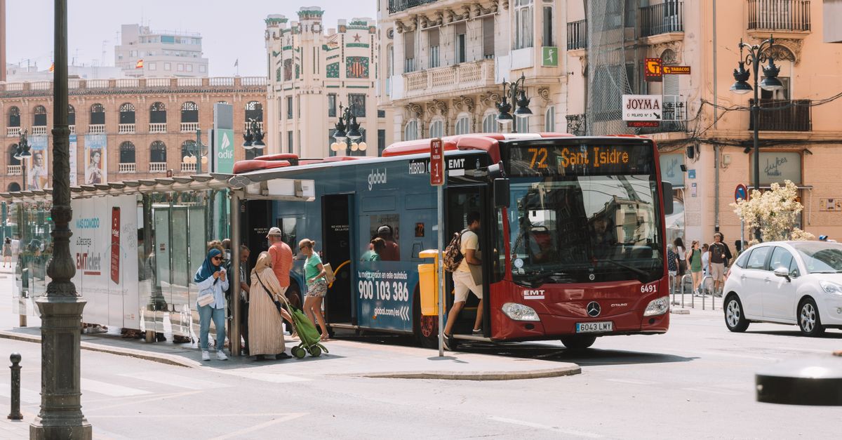 Come Risparmiare sul Trasporto Pubblico: Consigli Utili